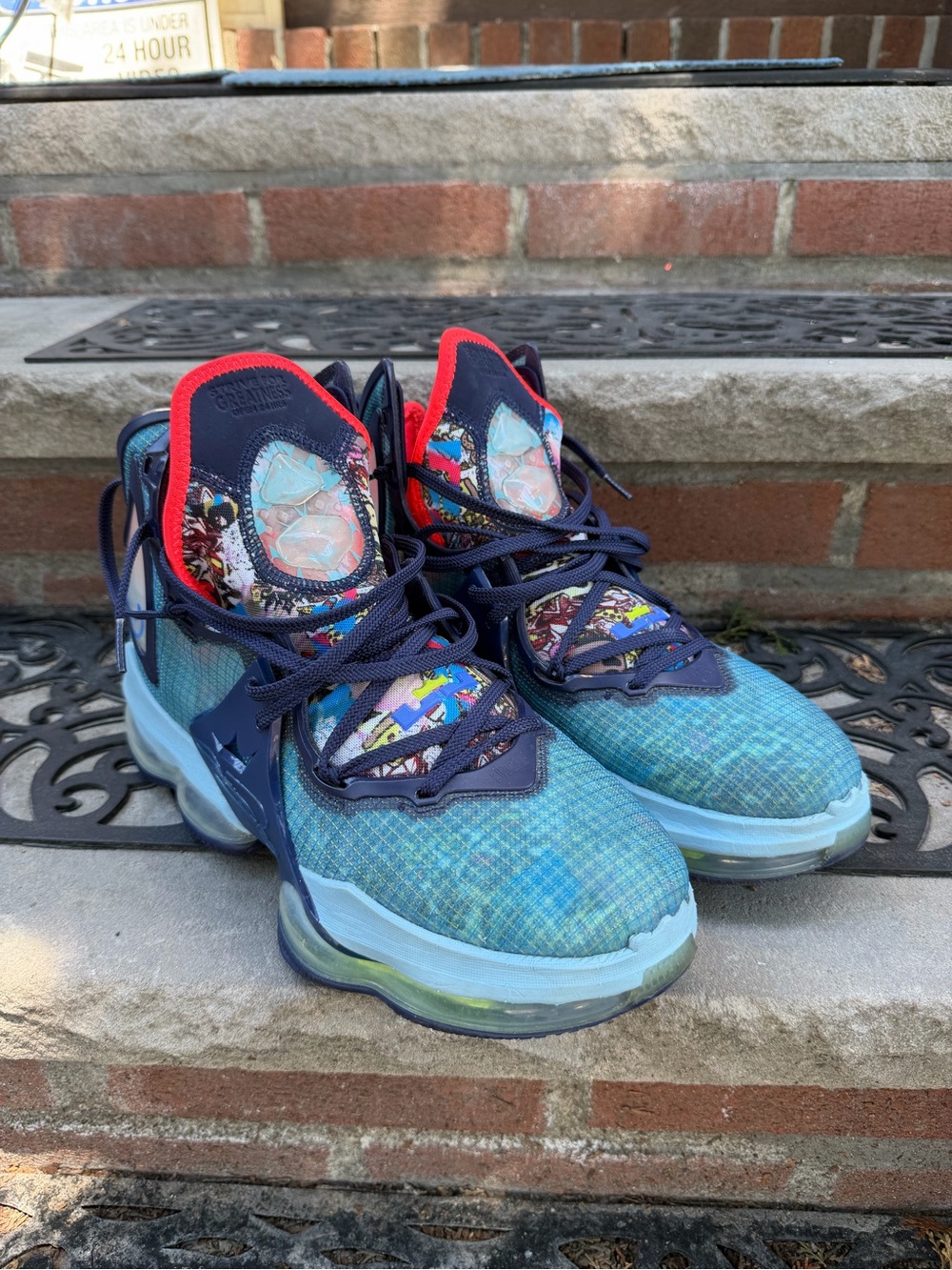 Nike LeBron 19 fast food reverse colorway - Picture 3 of 4